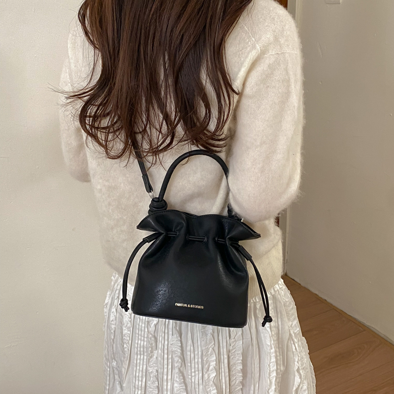 Women's Faux Leather Bucket Ba - огляд і ціна Luxury Bags Office