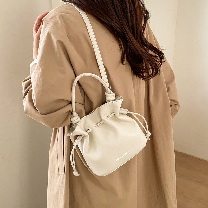 Women's Faux Leather Bucket Ba - огляд і ціна Luxury Bags Office