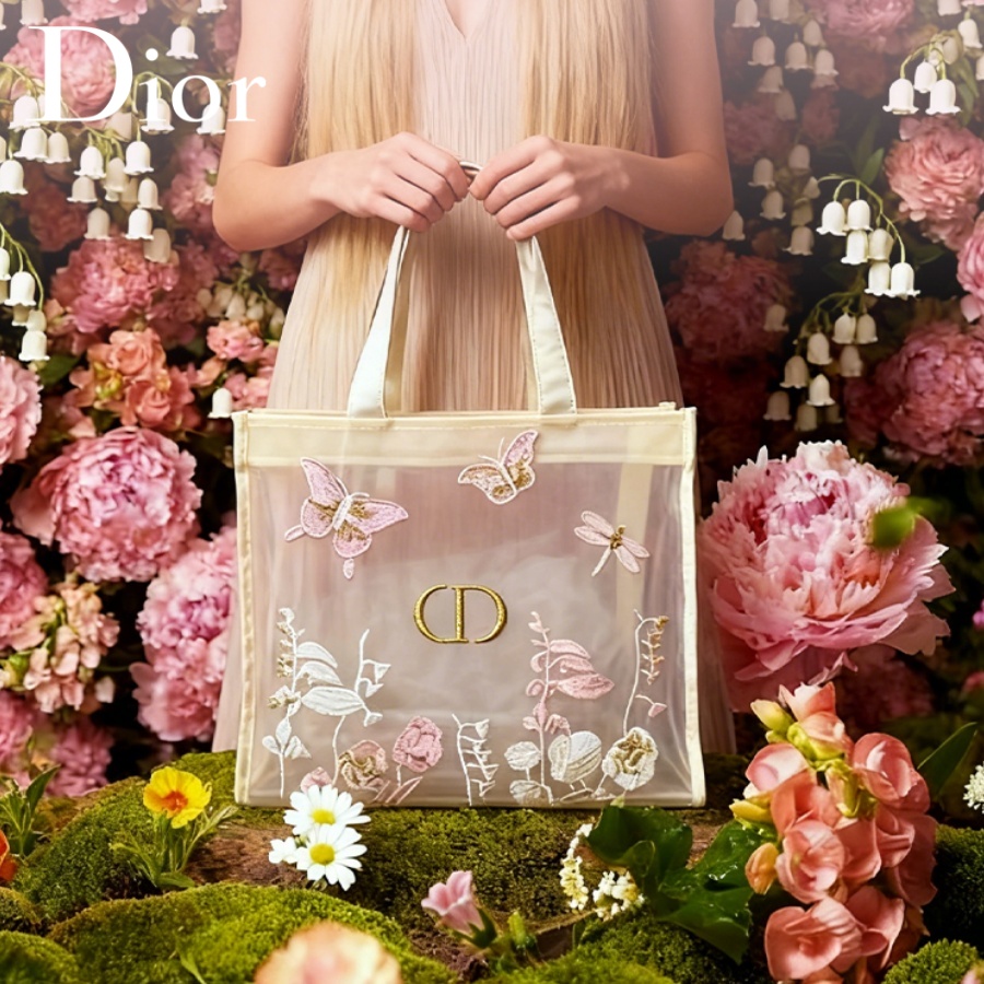 Christian Dior Dior’s Bag Luxu - огляд і ціна Luxury Bags White