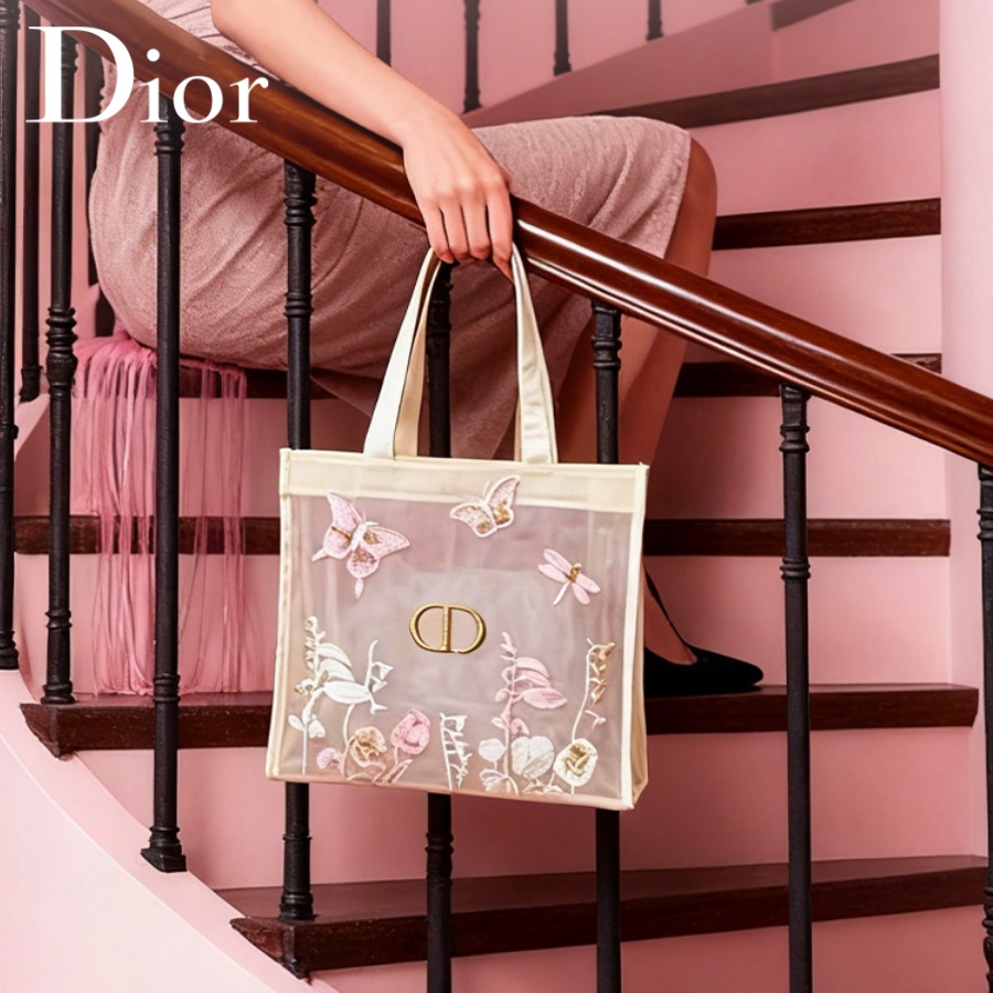 Christian Dior Dior’s Bag Luxu - огляд і ціна Luxury Bags White
