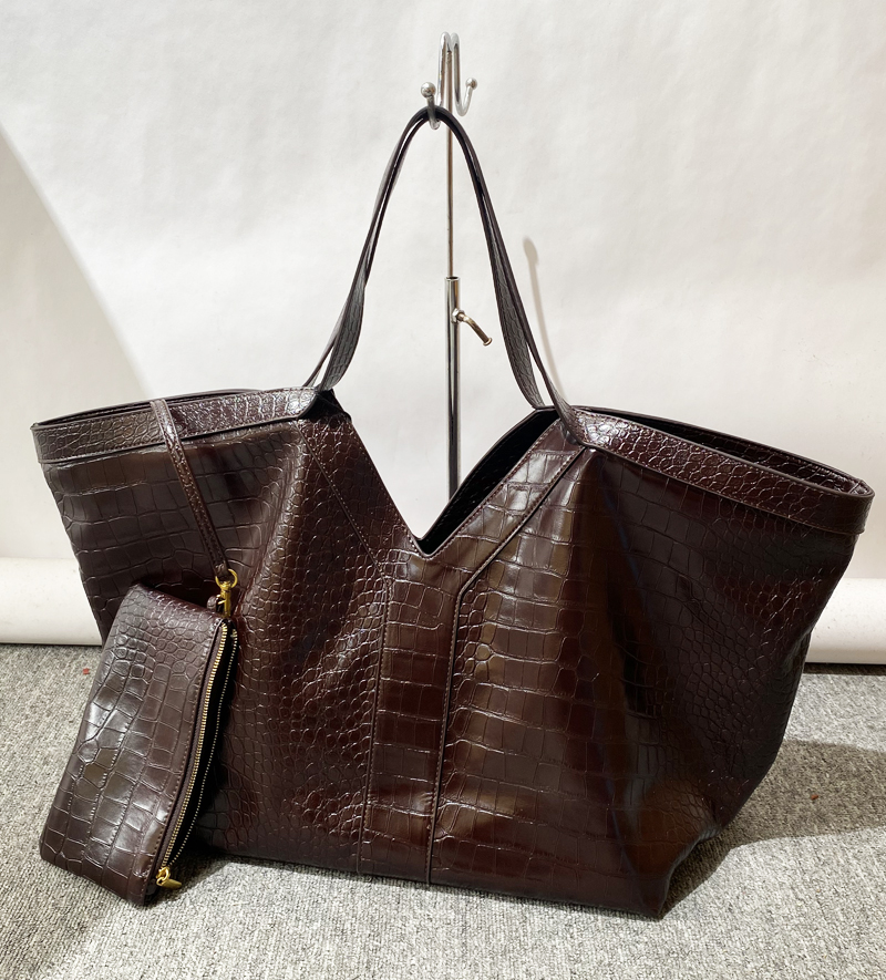 Oversized Crocodile Pattern To - огляд і ціна Luxury Bags Of 2026