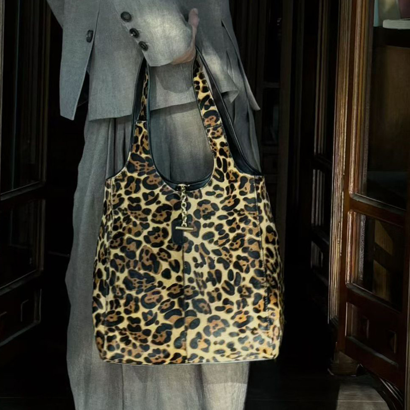 Leather Bucket Bags For Women  - огляд і ціна Luxury Bags Of 2026
