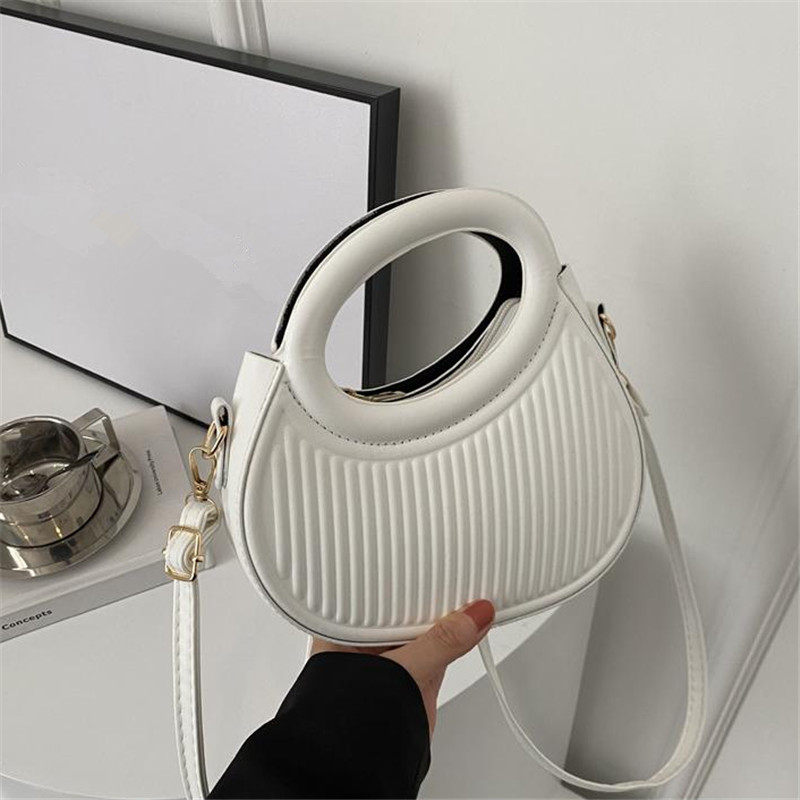Chic Black Crescent Handbag, M - огляд і ціна Luxury Bags Without Logo