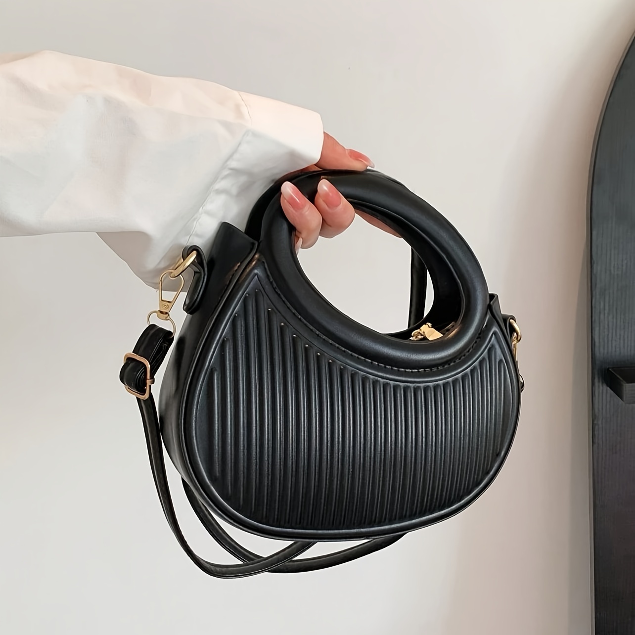 Chic Stripe Design Crossbody B - огляд і ціна Luxury Bags Without Logo